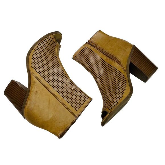 Soda Tan Anajay Peep-Toe Bootie - Size 7.5 - Picture 8 of 14